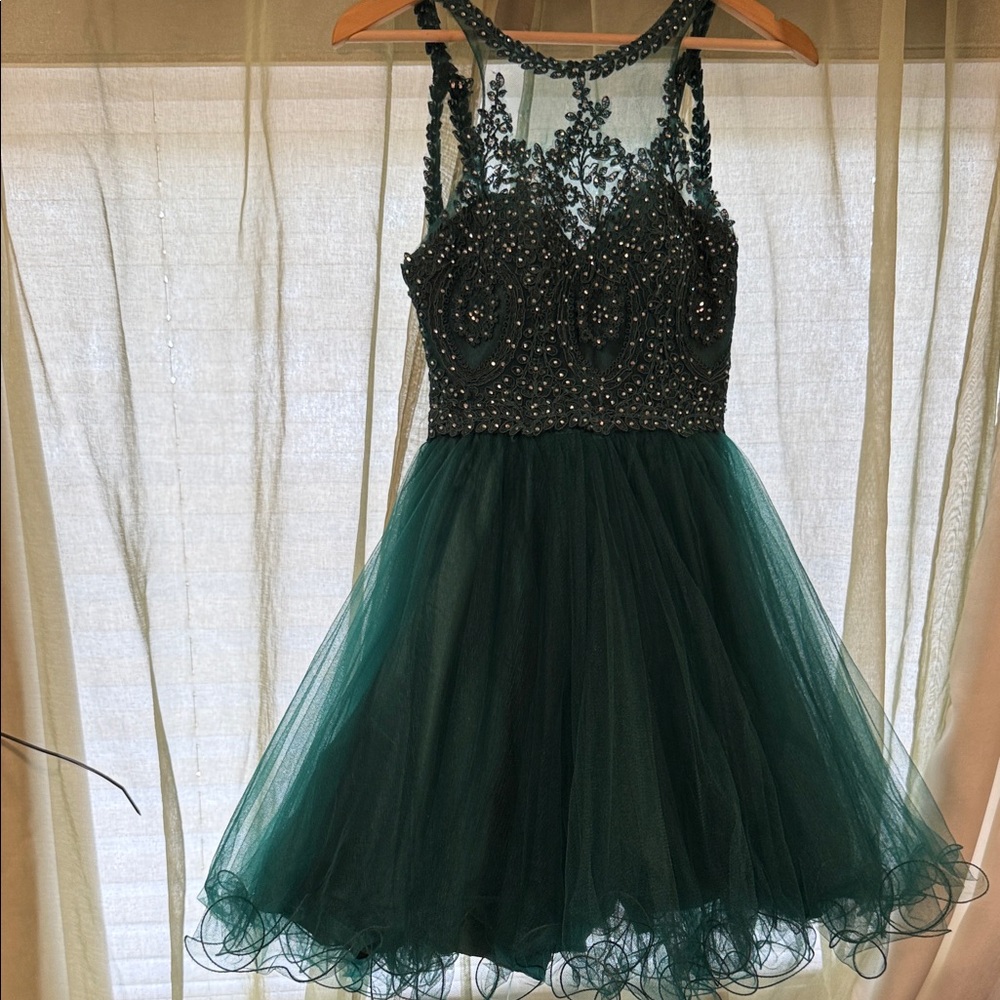 Dancing Queen Emerald Green Beaded Tulle Prom Dress